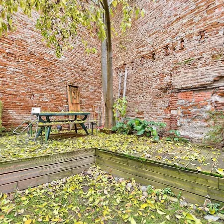 With Terrace And Garden ** ** Διαμέρισμα